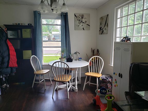 3rd image of 543 Eastern Ave