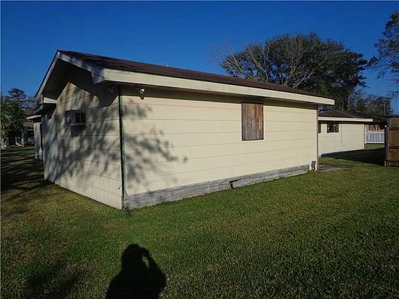 2nd image of 460 Giacomo St