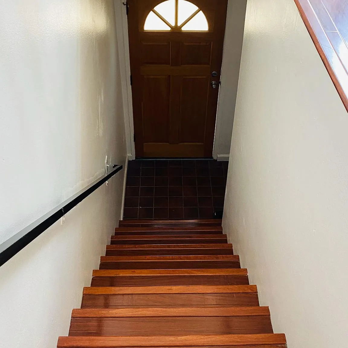 927 W College St — Photo 4