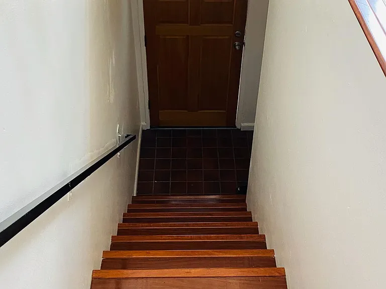 927 W College St #2 — Photo 4