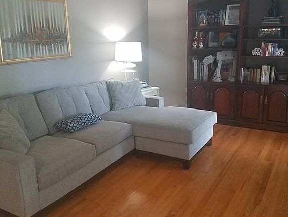 3rd image of 3935 Greenmont Dr SE