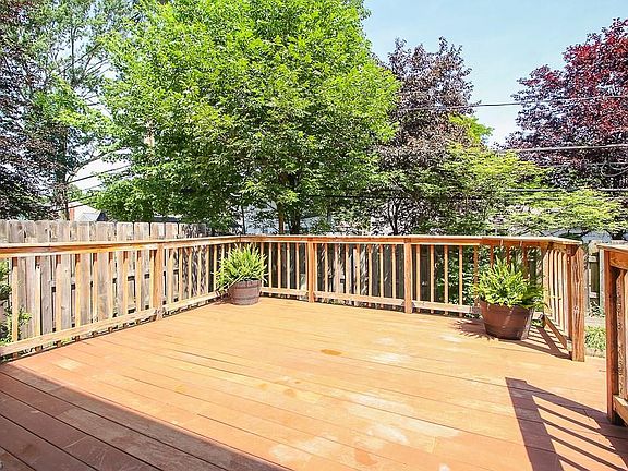4th image of 26534 Sussex Dr