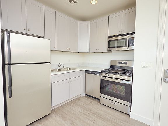 2nd image of 7901 Ventura Canyon Ave Unit 304