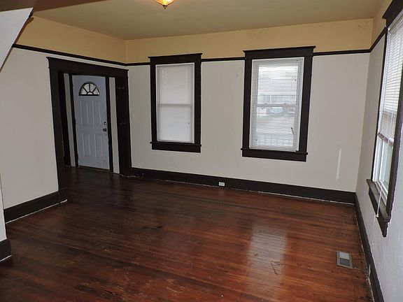 5th image of 2109 Roanoke Ave