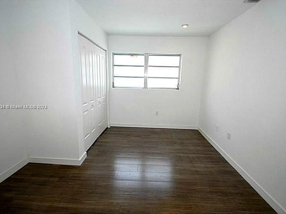 5th image of 818 Meridian Ave APT 9
