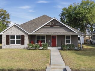 609 S Poplar St, Sapulpa, OK 74066