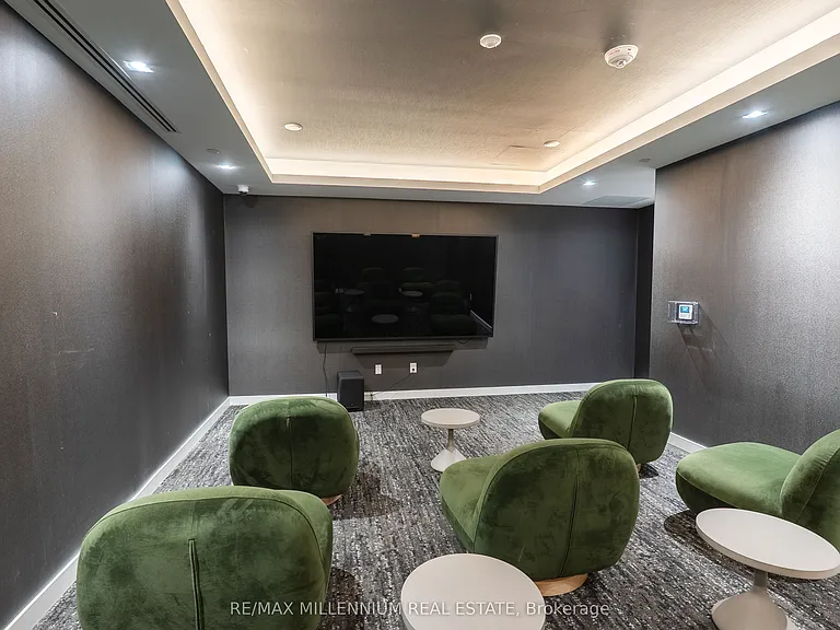 5105 Hurontario St #Penthouse 6 — Photo 21