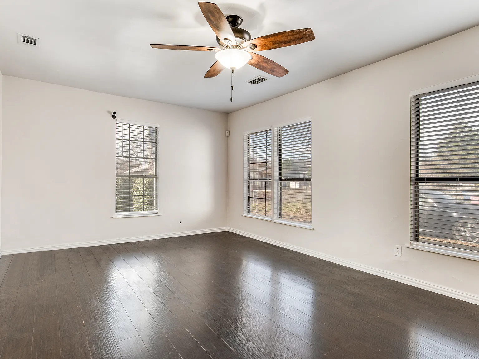 3 bed, 1224 sqft, $2,295 — Photo 4