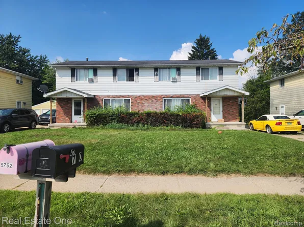 5750/5752 Orchard Ct, Lansing, MI 48911