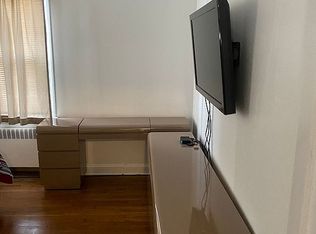 7 S Avolyn Ave, Ventnor City, NJ 08406