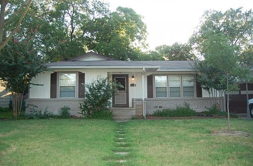 Great curb appeal, friendly, quiet neighborhood