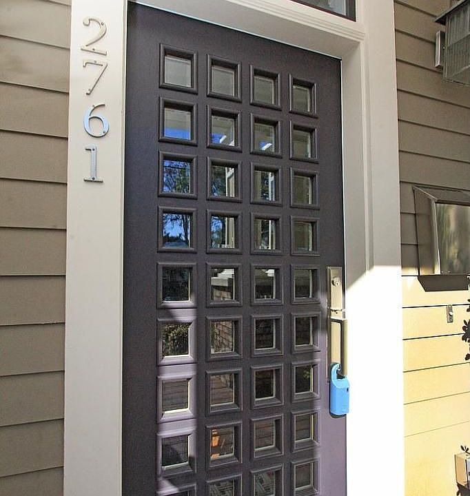 2nd image of 2761 College St