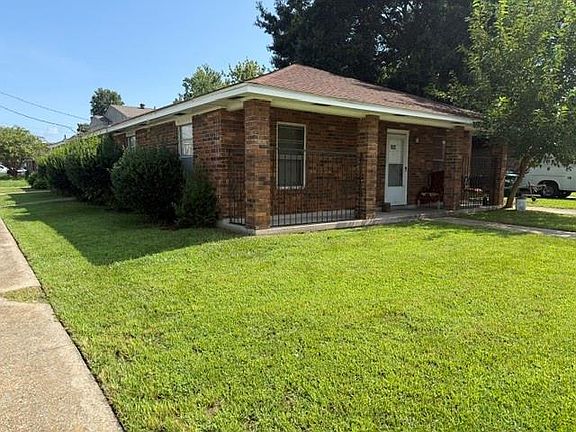 2nd image of 920 27th St