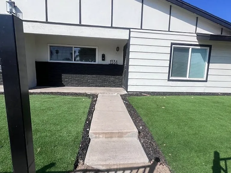 Spacious 1 Bed / 1 Bath Apartment in Colton! — Photo 2