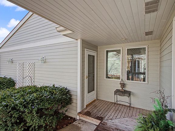 4th image of 4231 Stone Brooke Rd