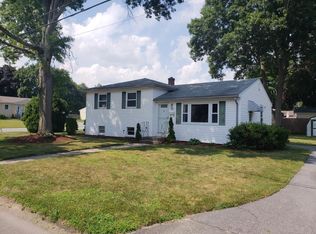 45 Carnation Dr, Warwick, RI 02886