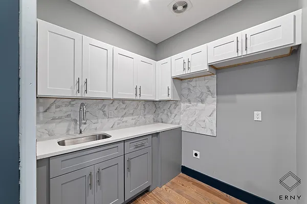 Rented by ERNY LLC | media 5