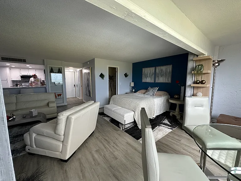 2620 Cove Cay Dr #804 — Photo 4