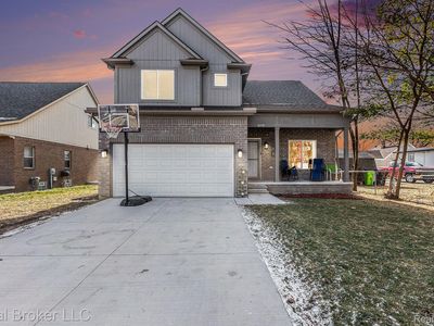 16530 Dort St, Roseville, MI, 48066