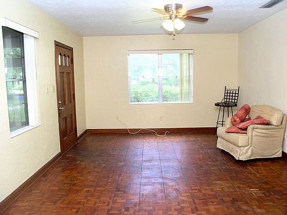 4th image of 1527 NW 7th Pl