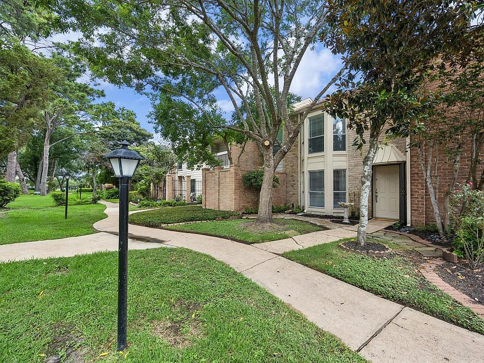 1st image of 800 Country Place Dr Unit 1102