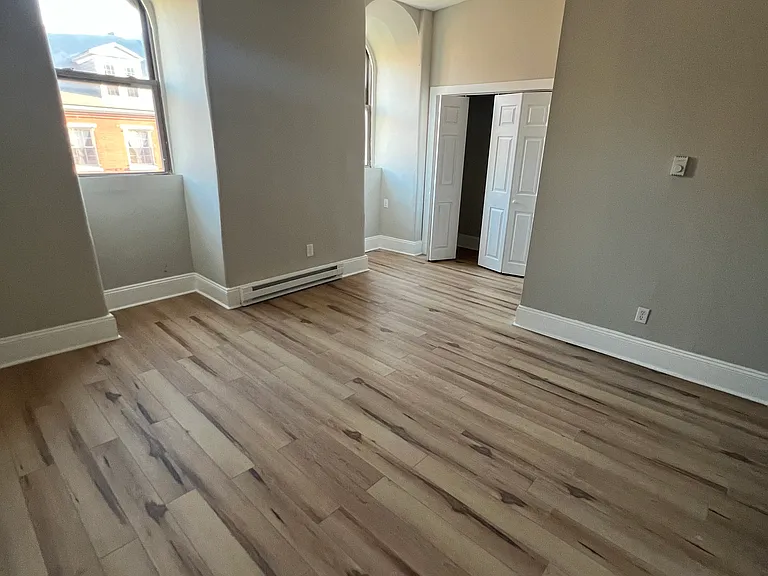 939 Spruce St #3R — Photo 5