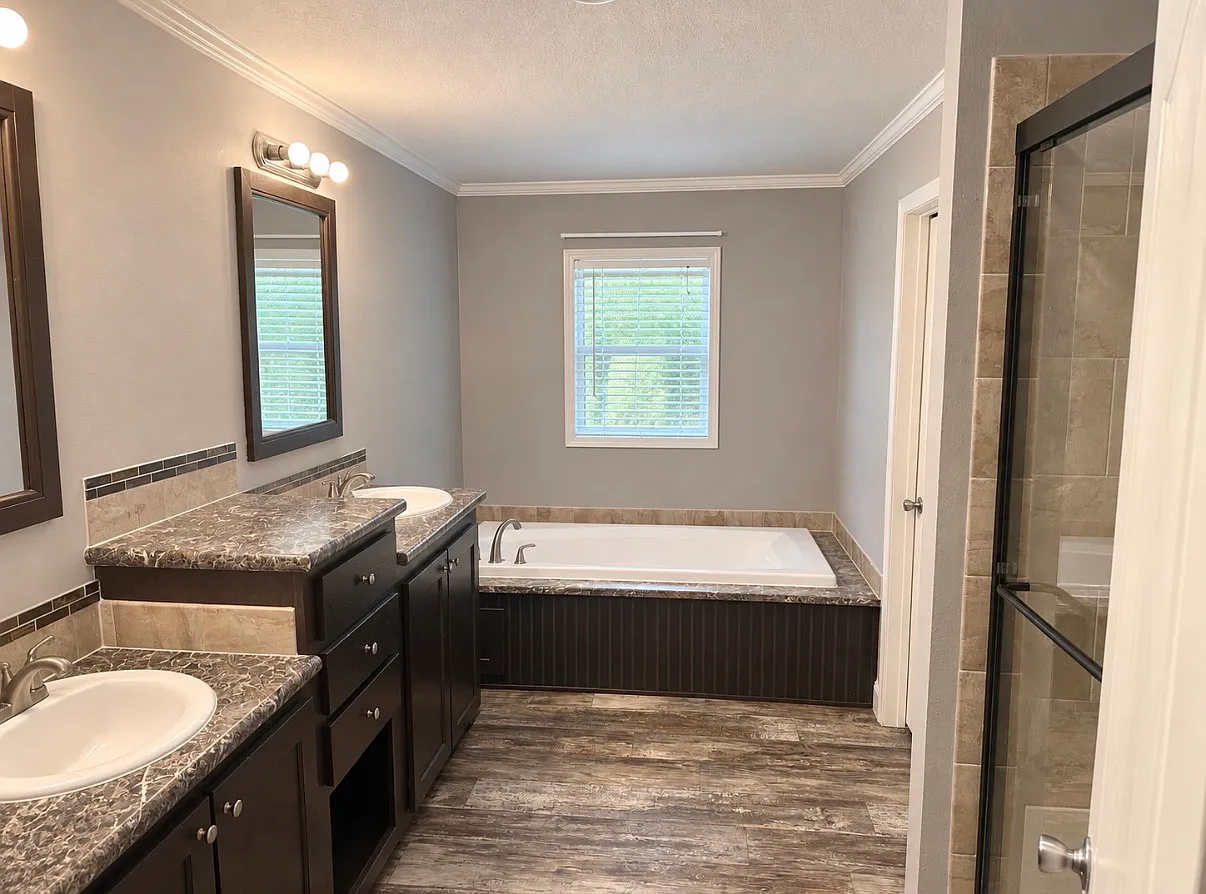 4 bed, 2356 sqft, $2,195 — Photo 2