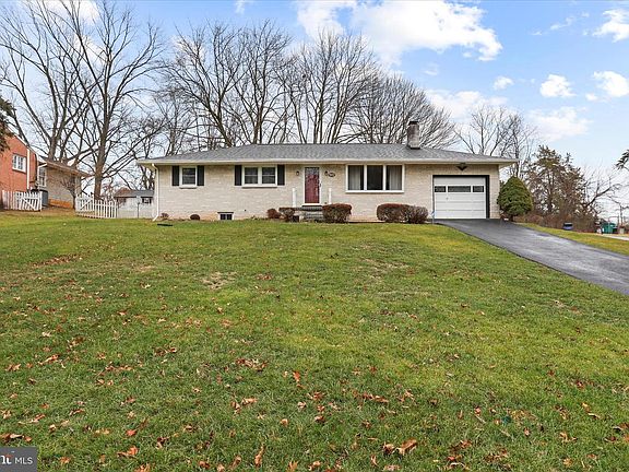 2nd image of 11905 Dormayne Dr