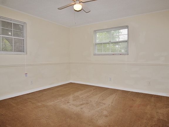 3rd image of 7824 Knoll Dr N
