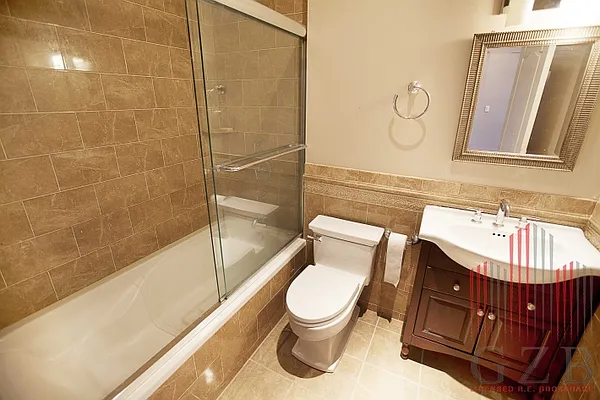 Rented by Avenues Real Estate | media 32