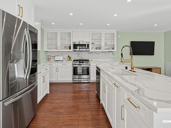 5th image of 4875 Wicopee Ave