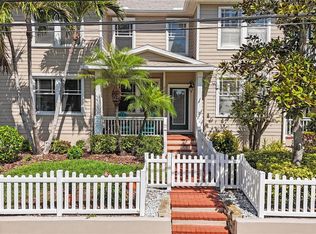 220 2nd Ave SW, Largo, FL 33770