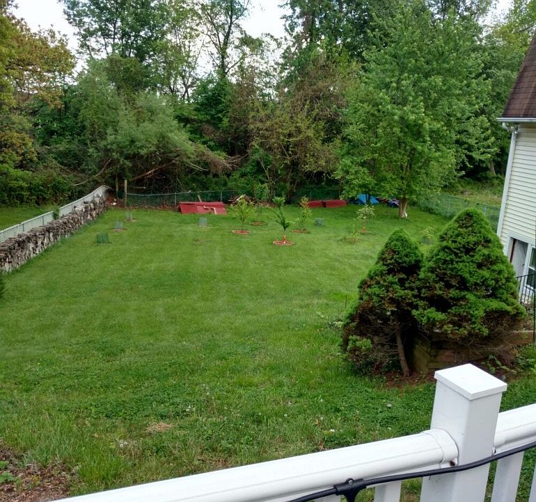 2nd image of 33 Stuyvesant Ct