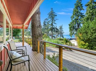 17261 Golden View Ave, La Conner, WA 98257