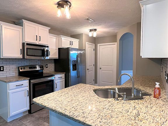 4th image of 949 Bonellis Ln