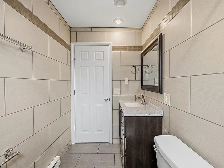 220 Oak Street — Photo 10