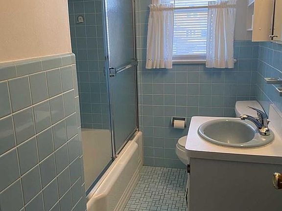 4th image of 7 Garwood Ct N