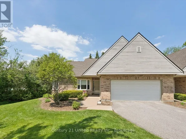 1850 Cherryhill Rd #11, Peterborough, ON K9K 2E3