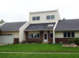 1910 Audubon Dr, Waterloo, IA 50701