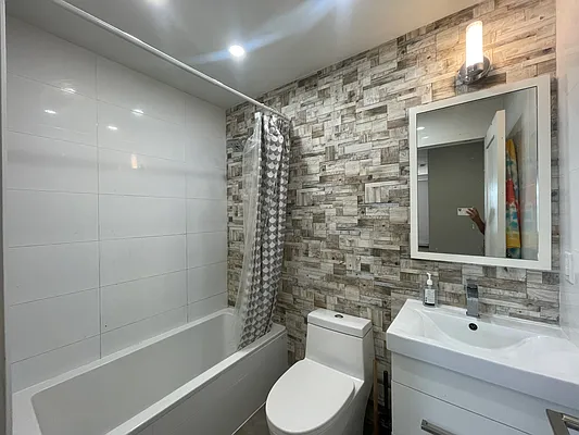 Rented by Keller Williams NYC | media 22