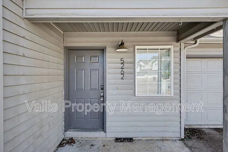 4 bed, 2.0 bath, 1350 sqft, $2,295 — Photo 3