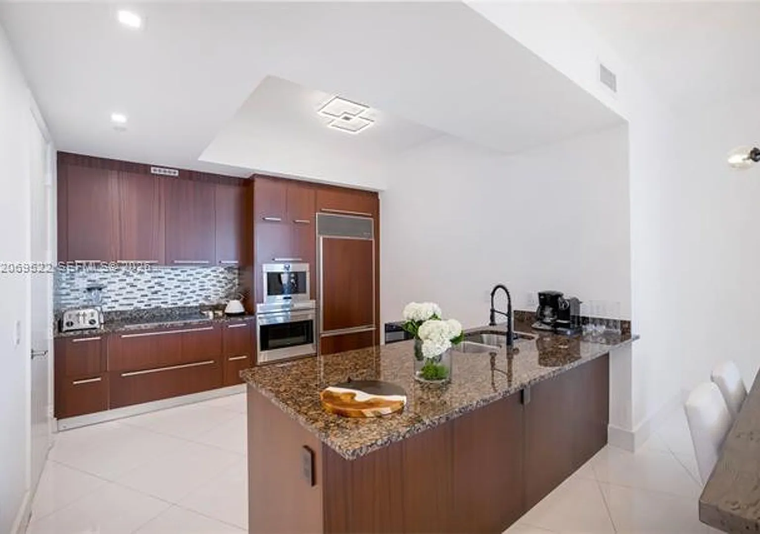 15901 Collins Ave cu-707, Sunny Isles Beach, FL 33160 — Photo 1