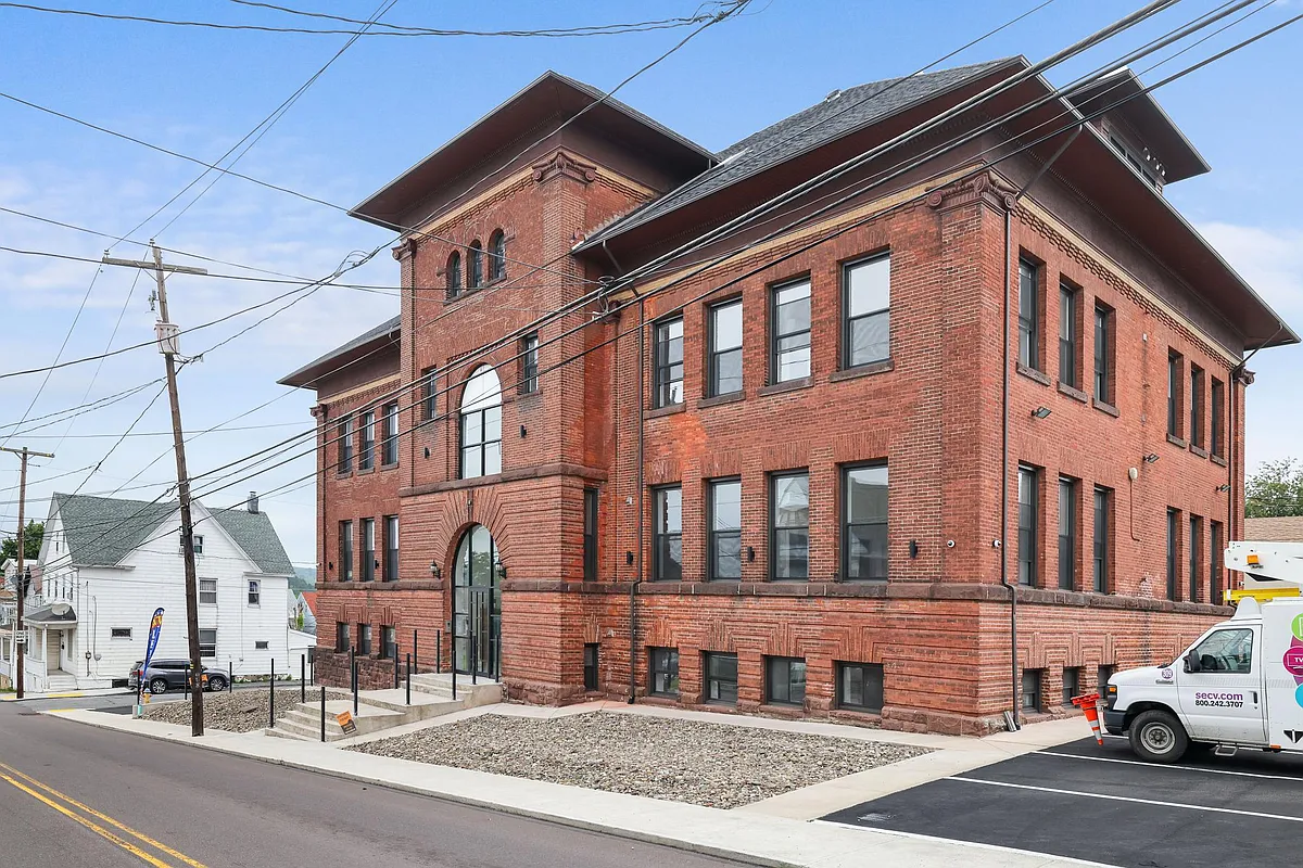Building Photo - 51 S Poplar St #301