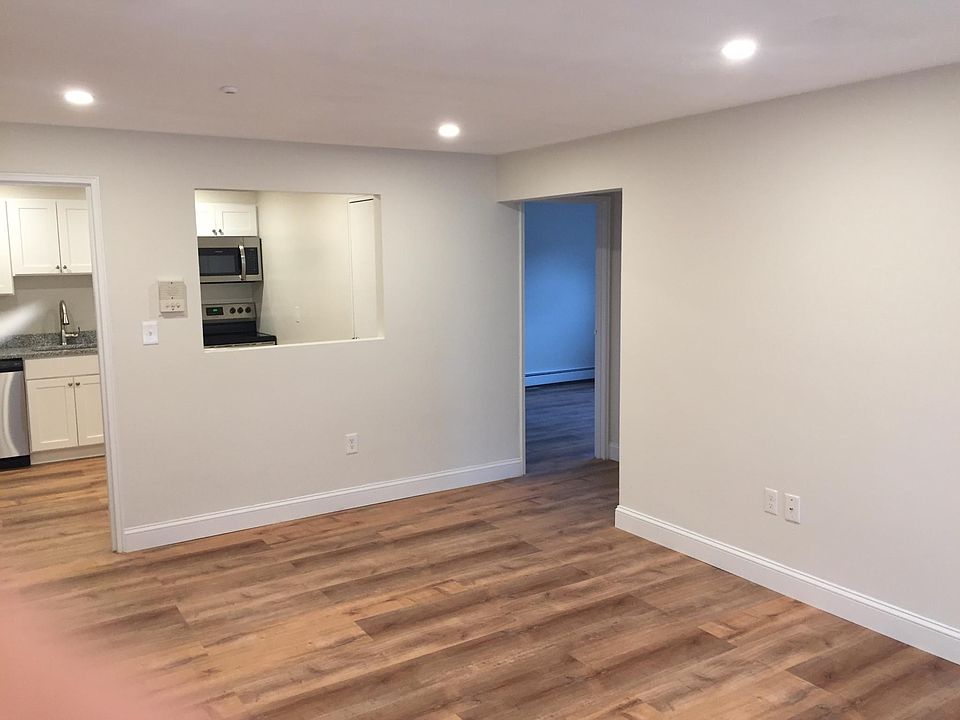 2nd image of 389 Washington St #9