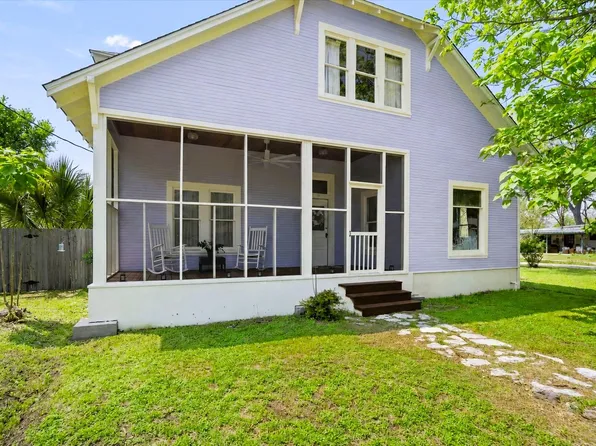 901 Kimbro St, Taylor, TX 76574