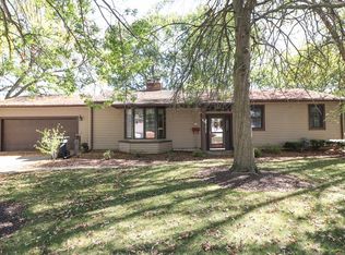 66 Hillcrest Dr, Willard, OH 44890