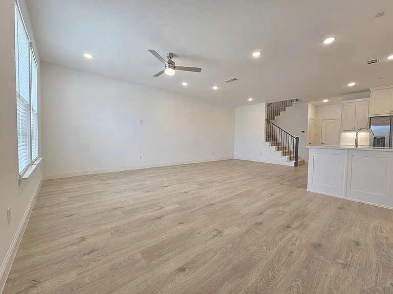 9452 Espalier St — Photo 8