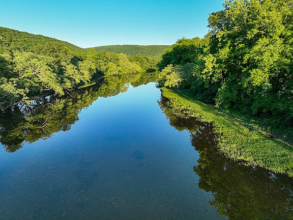 5th image of 462 Greenbrier Hl