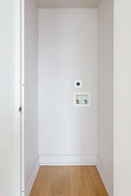 Sold by R New York | media 25