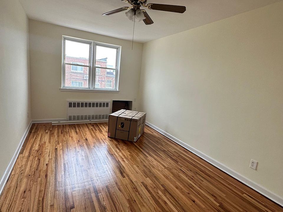 1st image of 27 Bay 13th St Floor 3